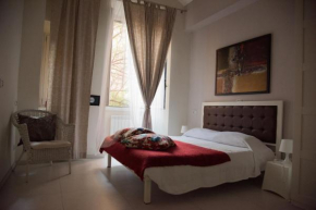 Beautiful and Spacious Apartment next to Termini 10 minutes from Coliseum